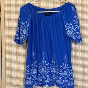 Liv Los Angeles‎ Womens L Top Embroidered Scalloped Edge Boho Floral Blue Artsy